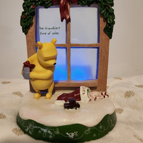 Vintage Disney Classic Pooh Holiday collectible. - Picture 2 of 6